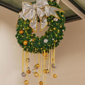 новогодний венок для торгового центра