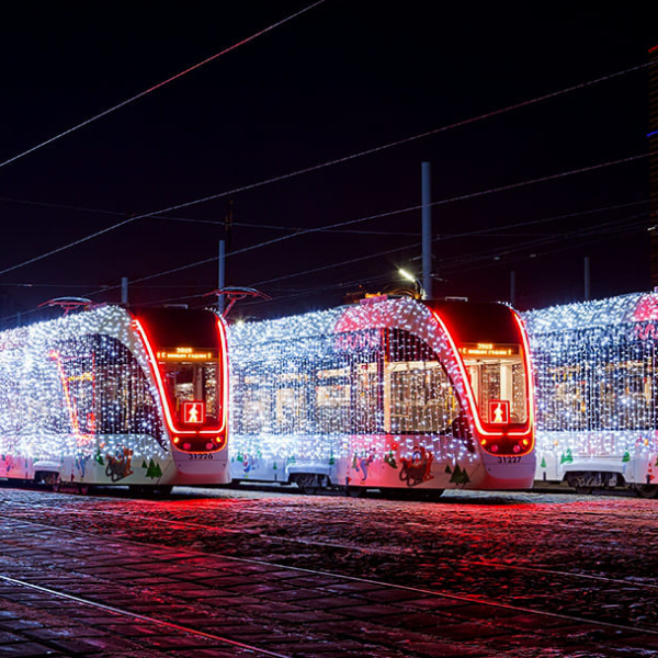 Новогоднее оформление трамваев в Москве
